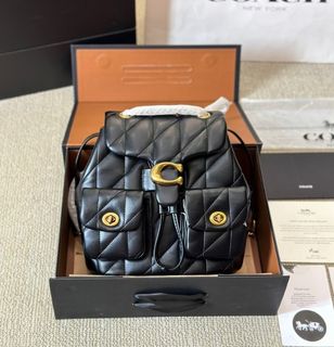 (Category: ) located in . Submitted by fashion.shoppp (Listing ID 1341616873, Image 1). Description: .