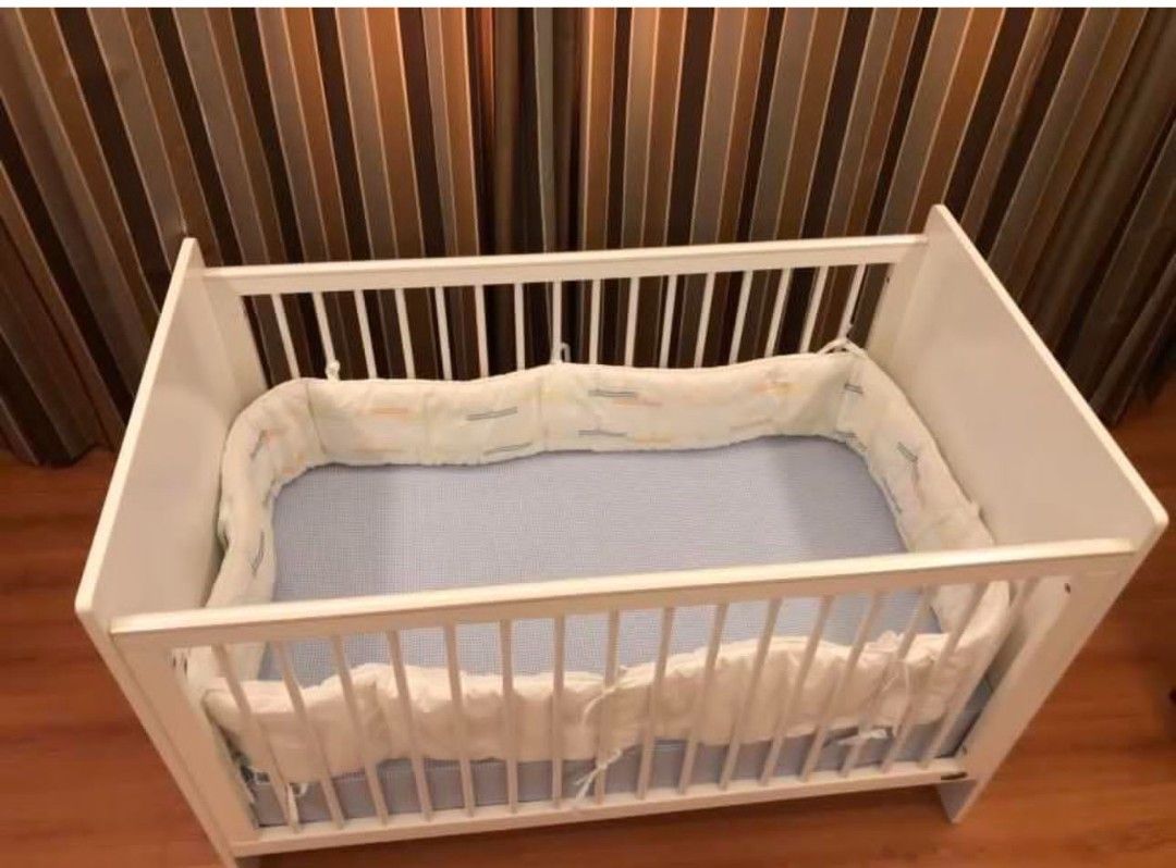 Crib bumper only (pottery barn) (Category: Bed Guards) located in Quezon City. Submitted by kerenbree256412 (Listing ID 1341698493, Image 1). Description: Brand: Pottery Barn Seldom used RFS: Decluttering MOP:Gcash only.