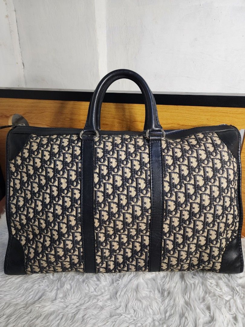 Dior Luggage (Category: Luxury Bags & Wallets) located in Marilao. Submitted by curleylux (Listing ID 1341613495, Image 2). Description: original dior luguage.