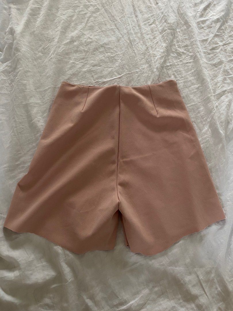 high-waisted salmon pink shorts (Category: Shorts) located in Caloocan City. Submitted by makingspac3 (Listing ID 1341692473, Image 2). Description: rfs: decluttering 🧹.