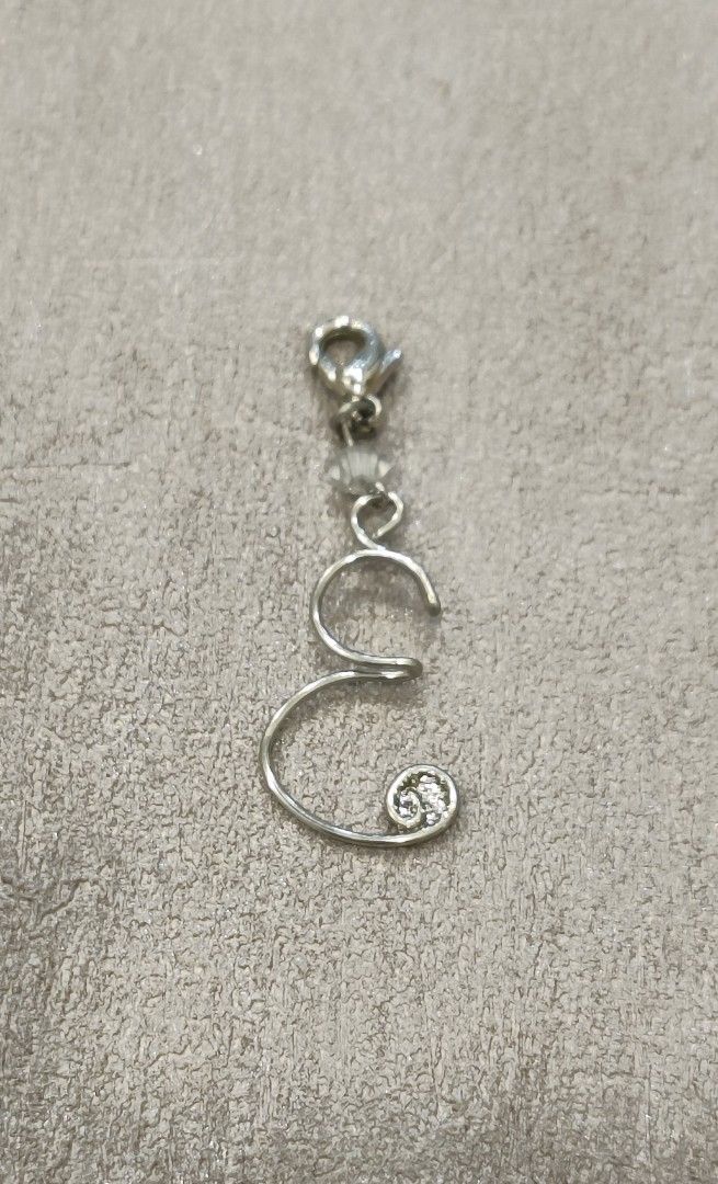 Initial Pendent (Category: Handmade Craft) located in Singapore. Submitted by artiris (Listing ID 1341691063, Image 2). Description: Handmade with stainless steel wire, one of a kind. The price is for each initial. You're welcome for customizing..