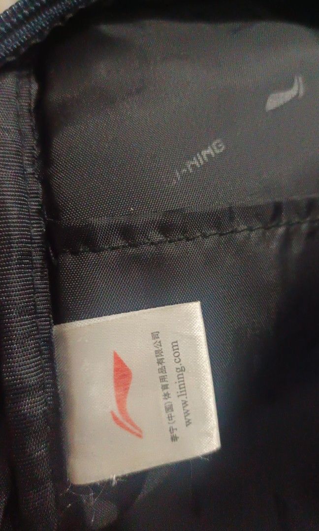 Li-Ning Sling Bag (Category: Sling Bags) located in Johor Bahru. Submitted by ejumpcorse (Listing ID 1341674553, Image 3). Description: Good condition ✅.