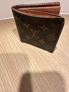 (Category: ) located in . Submitted by borntoshop89 (Listing ID 1341693329, Image 1). Description: .