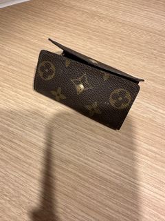 (Category: ) located in . Submitted by borntoshop89 (Listing ID 1341693779, Image 1). Description: .