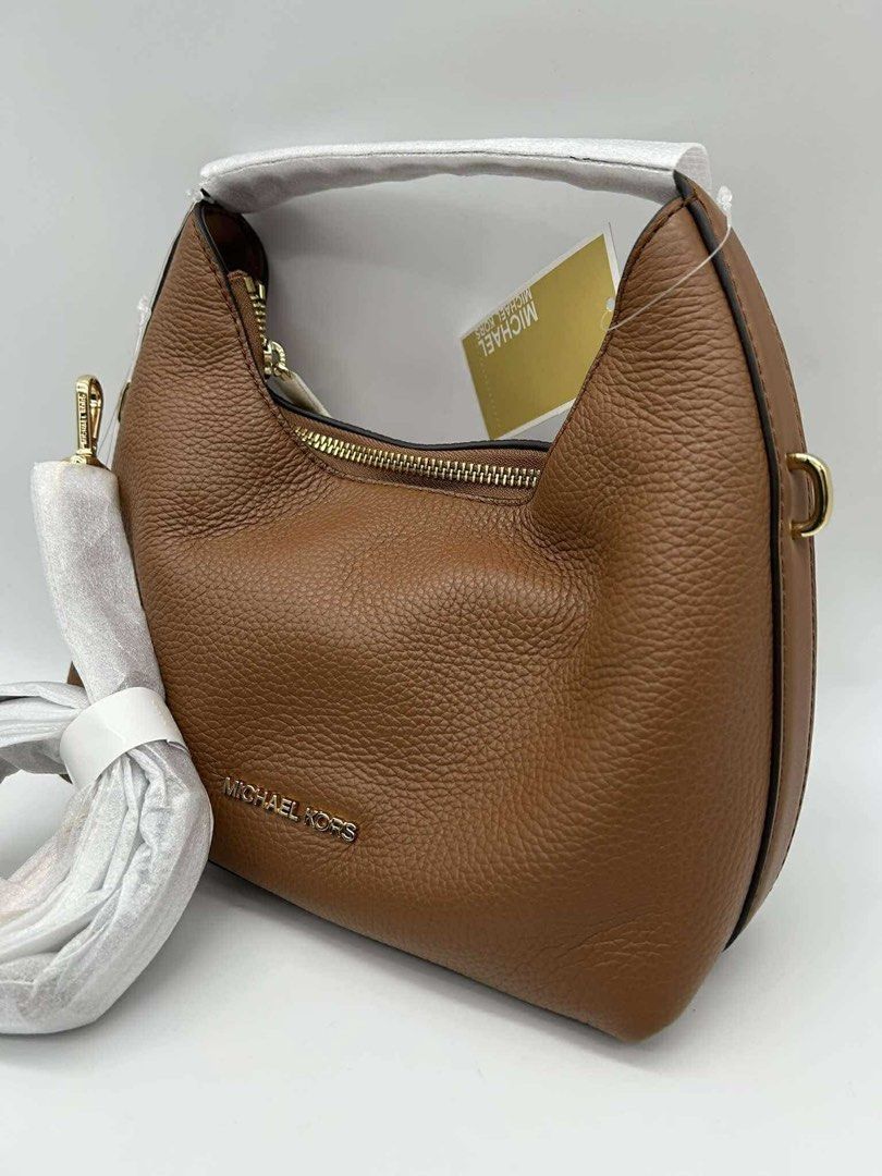 Michael Kors Ember Small Messenger Bag (Category: Luxury Bags & Wallets) located in Manila. Submitted by an.g_ (Listing ID 1341725679, Image 3). Description: .
