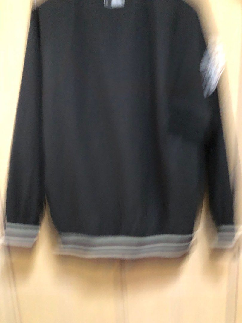 MLB jacket (Category: Coats, Jackets and Outerwear) located in Singapore. Submitted by bts2025 (Listing ID 1341634006, Image 2). Description: MLB New York Yankees jacket fit XL-XXL Size: XXL Col: Black.