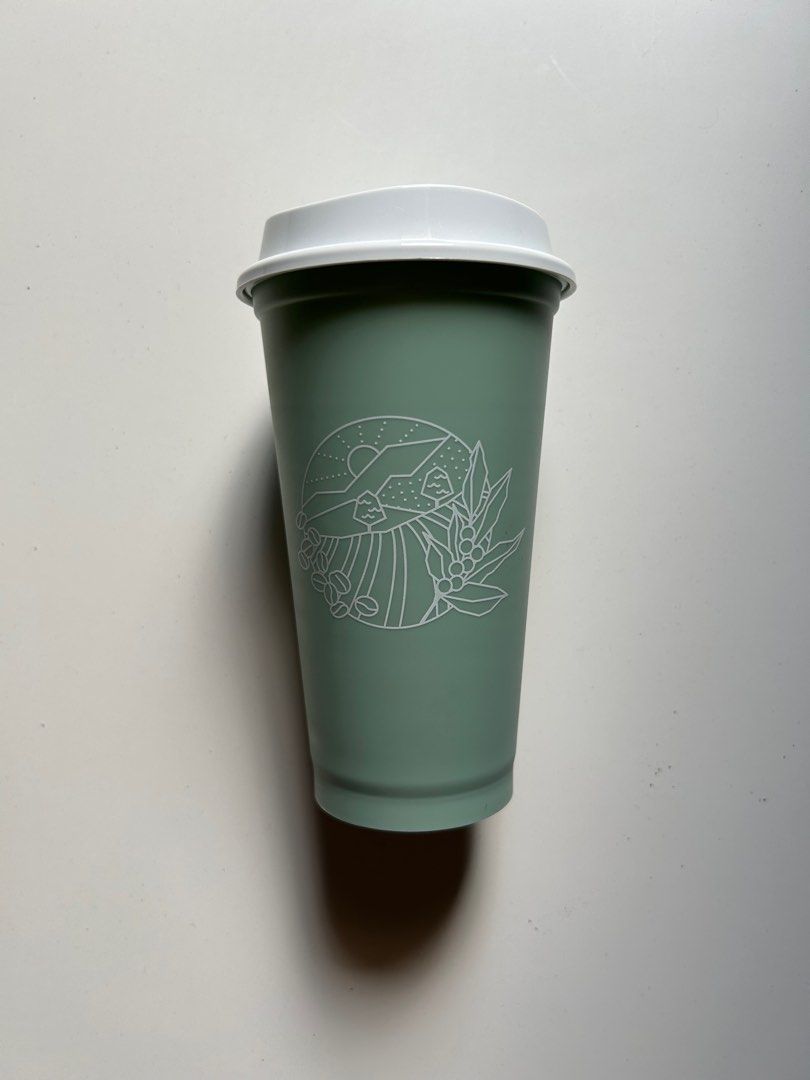 NEW! Starbucks 2013 US Reusable Cup (473 ml) (Category: Water Bottles & Tumblers) located in Marikina City. Submitted by fabieni (Listing ID 1341657439, Image 1). Description: • New • AUTHENTIC • 473 ml / 16 fl oz • Bubble wrapped and boxed when shipped • RFS: Decluttering Feel free to browse my profile for more like this and make sure to follow me as I post new items daily! Thank you! 😊 • Tags: Collectible, Coffee,.