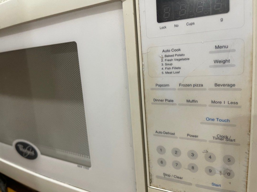 Old school digital microwave white whirlpool (Category: Other Kitchen Appliances) located in San Juan City. Submitted by vjncc (Listing ID 1341668538, Image 1). Description: Old school but 100% functioning. Hndi na pretty pero still works as intended. Pwede pang negosyo. Pwede pang office. Pwede pang staff use. .