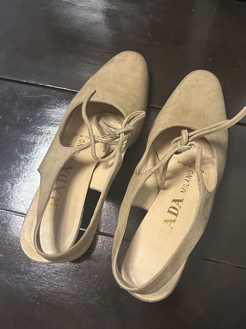 Prada Beige Low Heels Size 35.5 (Category: Sneakers & Footwear) located in San Mateo. Submitted by csilv (Listing ID 1341731754, Image 3). Description: .