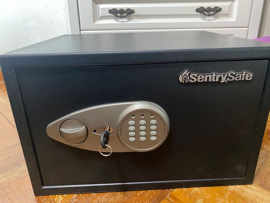 Sentry safe64885059864451110