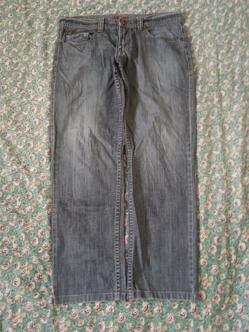 Series II bobson jeans (Category: Jeans) located in Caloocan City. Submitted by _c14rr (Listing ID 1341667059, Image 1). Description: size 34 on tag l - 37" leg opening - 7.5" thigh - 10" +sf issue : butas yung right pocket mop:gcash.