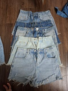 (Category: ) located in . Submitted by springcleanningannawardrobe (Listing ID 1341641072, Image 1). Description: .
