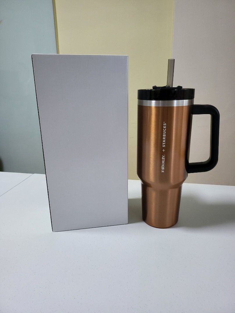 Stanley x Starbucks Thailand Gold 40oz tumbler, Furniture & Home Living,  Kitchenware & Tableware, Water Bottles & Tumblers on Carousell