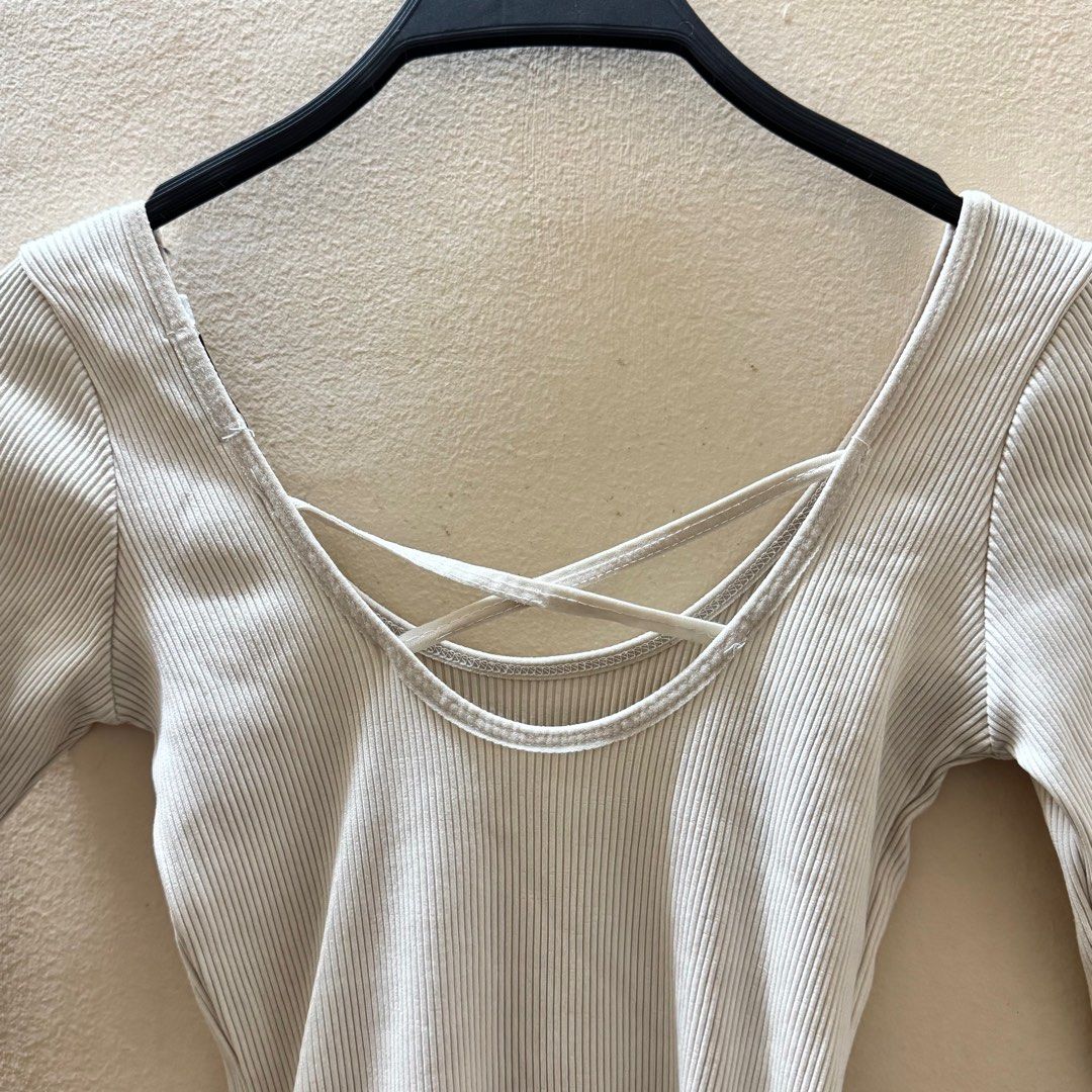 Stradivarius bodysuit (Category: Longsleeves) located in Quezon City. Submitted by ftja_ (Listing ID 1341739636, Image 3). Description: .