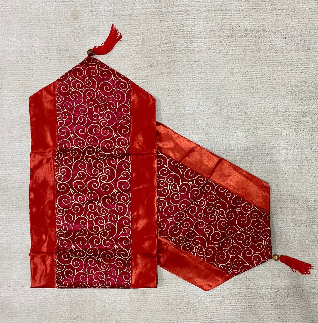 Table Runner (Category: Other Home Decor) located in Kuala Lumpur. Submitted by nad0t (Listing ID 1341738220, Image 1). Description: Price stated is for one(1) piece. Two(2) pieces available. New and unused. .