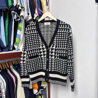 (Kategori: ) berada di . Dikirim oleh oneonlygoods (ID iklan 1341656012, Gambar 1). Deskripsi: .