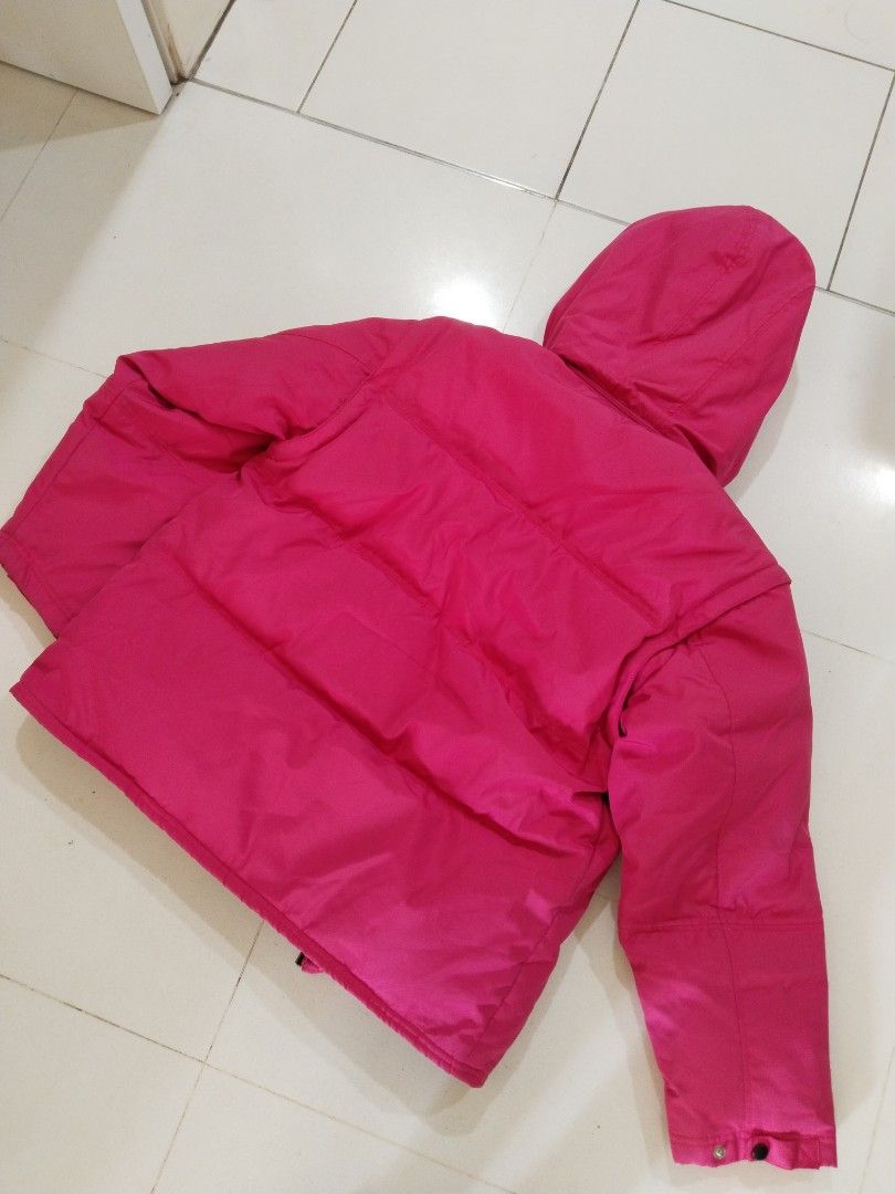 WinterTime Down Jacket (Category: Coats, Jackets and Outerwear) located in Singapore. Submitted by alwc0 (Listing ID 1341593269, Image 3). Description: Good condition. No torn nor defects..
