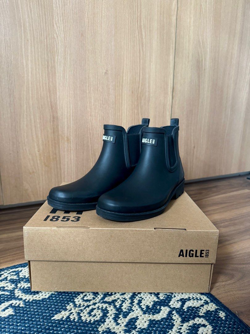 Aigle Carville 2 (Category: Boots) located in Muntinlupa City. Submitted by capri___sun (Listing ID 1341780367, Image 1). Description: Worn around thrice only. Purchased for Php 7,690 at the Aigle store in Uptown BGC. Price is negotiable. RFS: Too many boots in rotation..