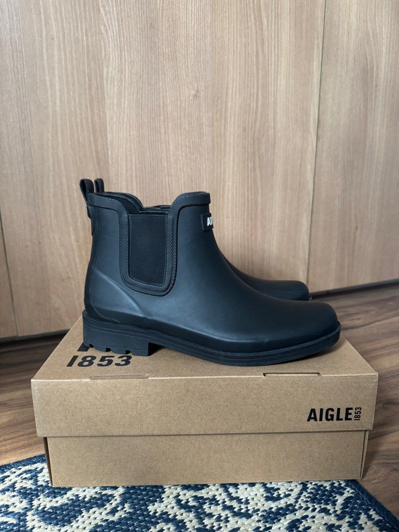 Aigle Carville 2 (Category: Boots) located in Muntinlupa City. Submitted by capri___sun (Listing ID 1341780367, Image 2). Description: Worn around thrice only. Purchased for Php 7,690 at the Aigle store in Uptown BGC. Price is negotiable. RFS: Too many boots in rotation..