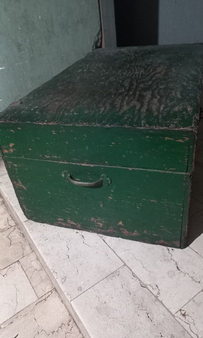 Antique Wooden Chest (Category: Looking For) located in Quezon City. Submitted by msdcshop (Listing ID 1341831080, Image 1). Description: Antique Wooden Chest (Baul ni mamang) Selling this 111 years old baul to be exact. owned by my lola Looks and smells old. Moving out .. all must go 😔.