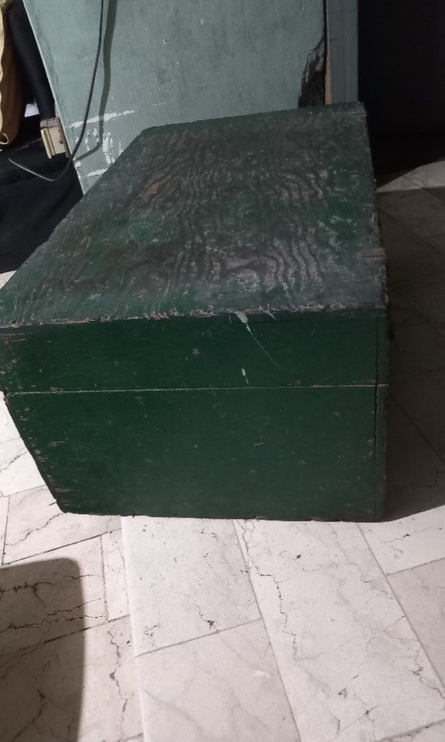 Antique Wooden Chest (Category: Looking For) located in Quezon City. Submitted by msdcshop (Listing ID 1341831080, Image 3). Description: Antique Wooden Chest (Baul ni mamang) Selling this 111 years old baul to be exact. owned by my lola Looks and smells old. Moving out .. all must go 😔.