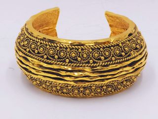 (Category: ) located in . Submitted by designercollectibles.com.au (Listing ID 1341839476, Image 1). Description: .