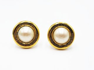 (Category: ) located in . Submitted by designercollectibles.com.au (Listing ID 1341838621, Image 1). Description: .