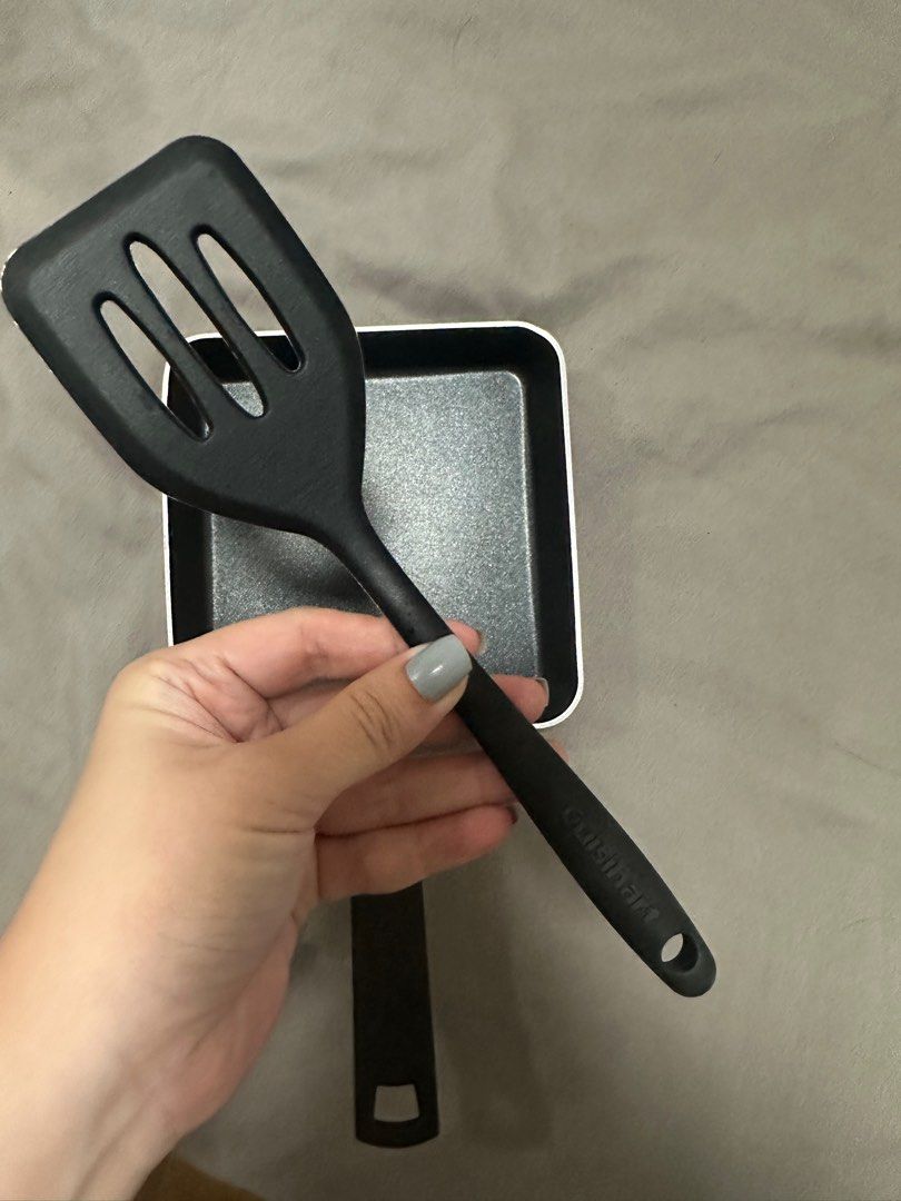 Cusinart small frying pan (Category: Cookware & Accessories) located in Quezon City. Submitted by _shopsnatched88 (Listing ID 1341906829, Image 2). Description: .