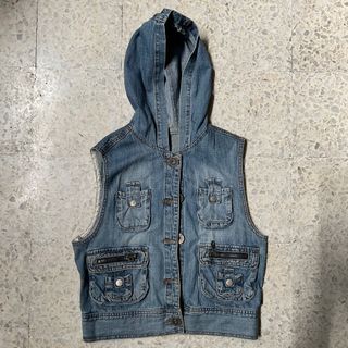 (Category: ) located in . Submitted by kalskuratedthrift (Listing ID 1341776223, Image 1). Description: .