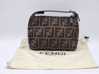 (Category: ) located in . Submitted by designercollectibles.com.au (Listing ID 1341836047, Image 1). Description: .
