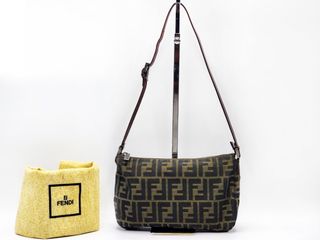 (Category: ) located in . Submitted by designercollectibles.com.au (Listing ID 1341836956, Image 1). Description: .