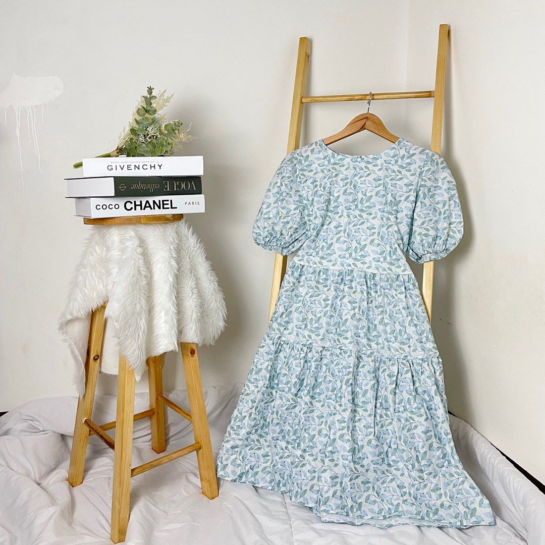 FLORAL MIDI BLUE DRESS (Category: Dresses) located in Muntinlupa City. Submitted by declhutterss (Listing ID 1341806023, Image 1). Description: Size: M-L NO COD. Payment first only.