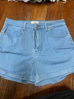 (Category: ) located in . Submitted by r_closetcleanup (Listing ID 1341903476, Image 1). Description: .