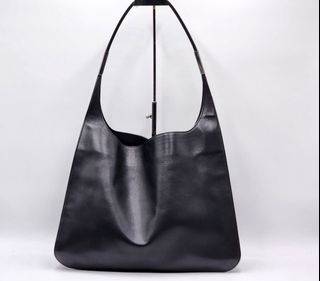 (Category: ) located in . Submitted by designercollectibles.com.au (Listing ID 1341837668, Image 1). Description: .
