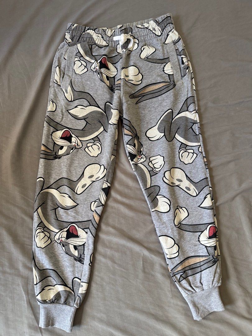 H M Bugs Bunny Jogger Men s Fashion Bottoms Joggers on Carousell
