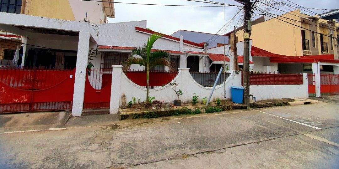 House & Lot for Sale (Category: House & Lot) located in Manila. Submitted by bubba20 (Listing ID 1341865598, Image 1). Description: 2 units of House and Lot for Sale 8.5M slightly negotiable House #1 Description: 2 bedrooms/ 2 bathrooms 240 sqm lot area w/1 car garage Dirty kitchen Laundry area Storage room House #2 Description: 2 bedrooms/ 2 bathrooms 240 sqm lot area w/1 car garage Laundry area Location: Remarville Patricia Village Las pinas Al