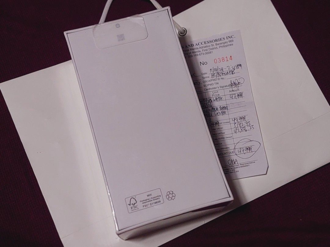 Huawei Pura 70 (Category: Huawei) located in San Pedro. Submitted by jfrix28 (Listing ID 1341876384, Image 2). Description: Huawei Pura 70 White BrandNew Sealed Complete Box Receipt and Paper Bag Ikaw po mismo magOpen 1 Year Warranty.