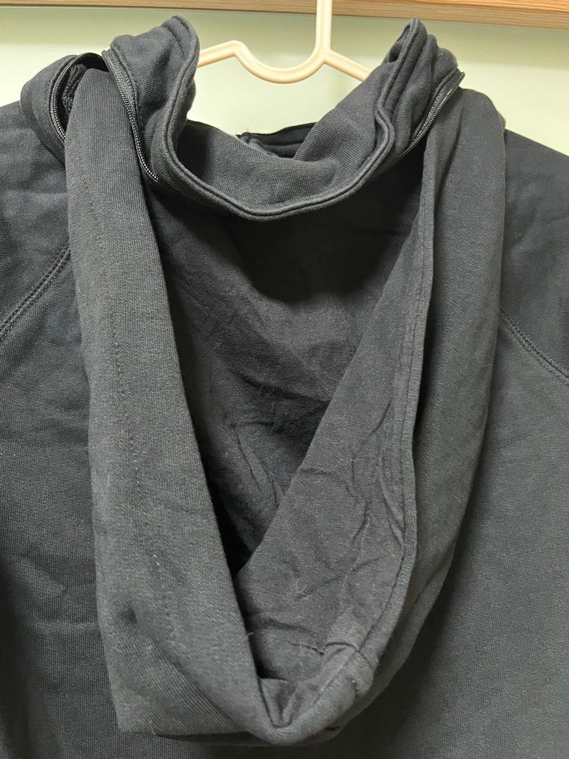 Jacket (Category: Coats, Jackets and Outerwear) located in Singapore. Submitted by lldd1 (Listing ID 1341926454, Image 4). Description: Authentic black Espirit jacket. Hood can be kept - refer to photo.