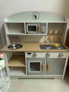 (Category: ) located in . Submitted by vivienceg (Listing ID 1341903588, Image 1). Description: .