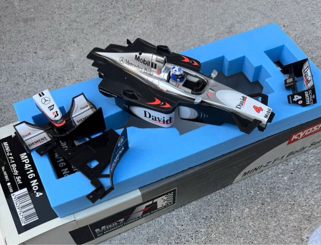 Miniz-F1 McLaren MP4/16 No.4 未使用品 Kyosho MINI-Z F1 McLaren Mercedes MP4/16 Opened product