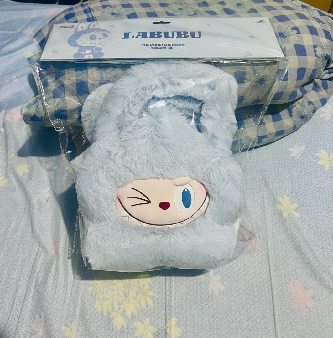 Labubu Plush Flower Bag (Category: Shoulder Bags) located in Caloocan City. Submitted by kyleblake (Listing ID 1341956290, Image 1). Description: Brand New and never been opened Labubu Plush Flower Bag. We are selling it for only 1300 pesos + shipping MOP: GCash or BPI MOD: Lalamove, Grab or GoGo express Location: North Caloocan *send me a message anytime here in Carousell.