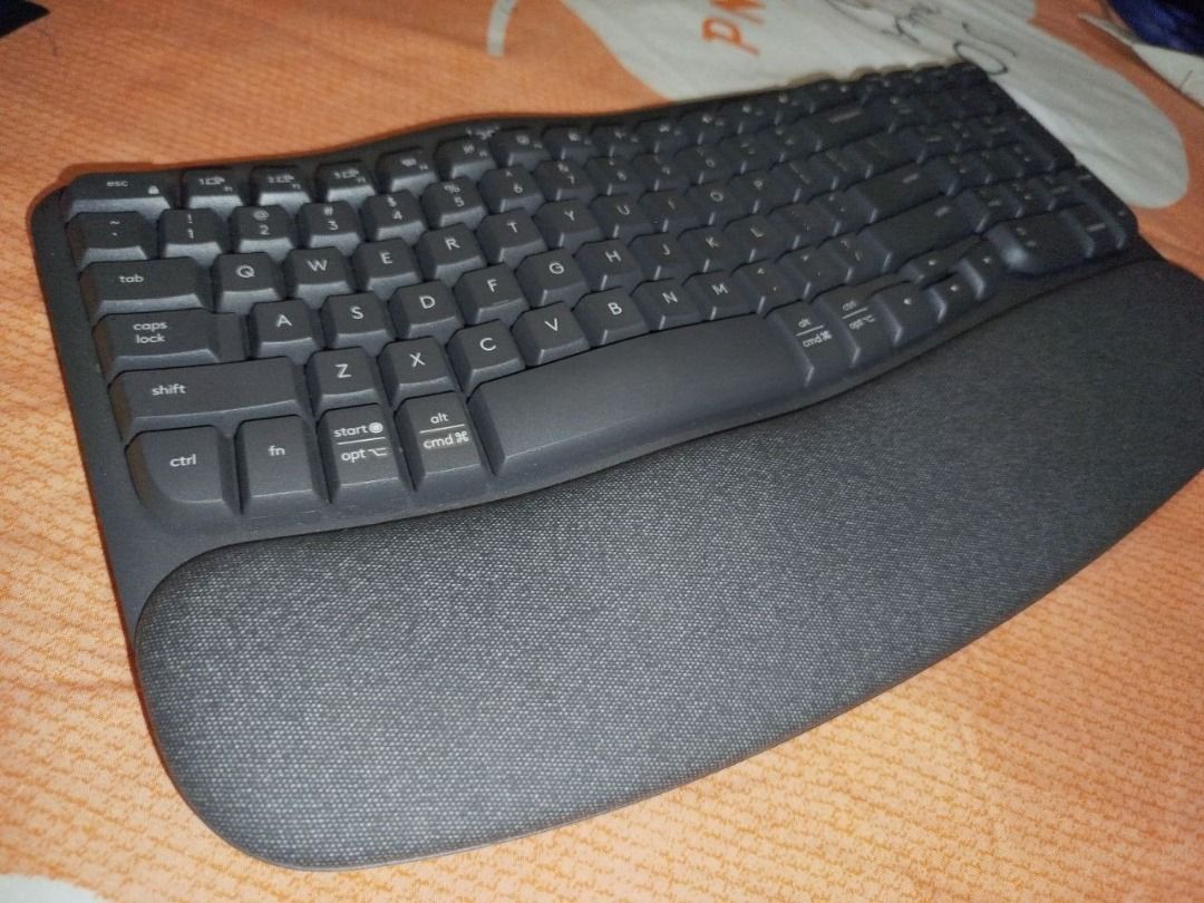 Logitech WAVE KEYS w/ palm rest🔥Best Ergonomic Keyboard GRAPHITE (Category: Computer Keyboard) located in Quezon City. Submitted by calibre027 (Listing ID 1341815333, Image 2). Description: Logitech WAVE KEYS w/ palm rest🔥Best Ergonomic Keyboard GRAPHITE 🔥100% ORIGINAL, sobrang sariwa, not yet opened for repairs 🔥 fresh, crispy pa lahat ng keys 🔥test all you want at unli check sa meetup 🔥SRP is at 3645 👉 Package: Keyboard 👉 meetup - Anona
