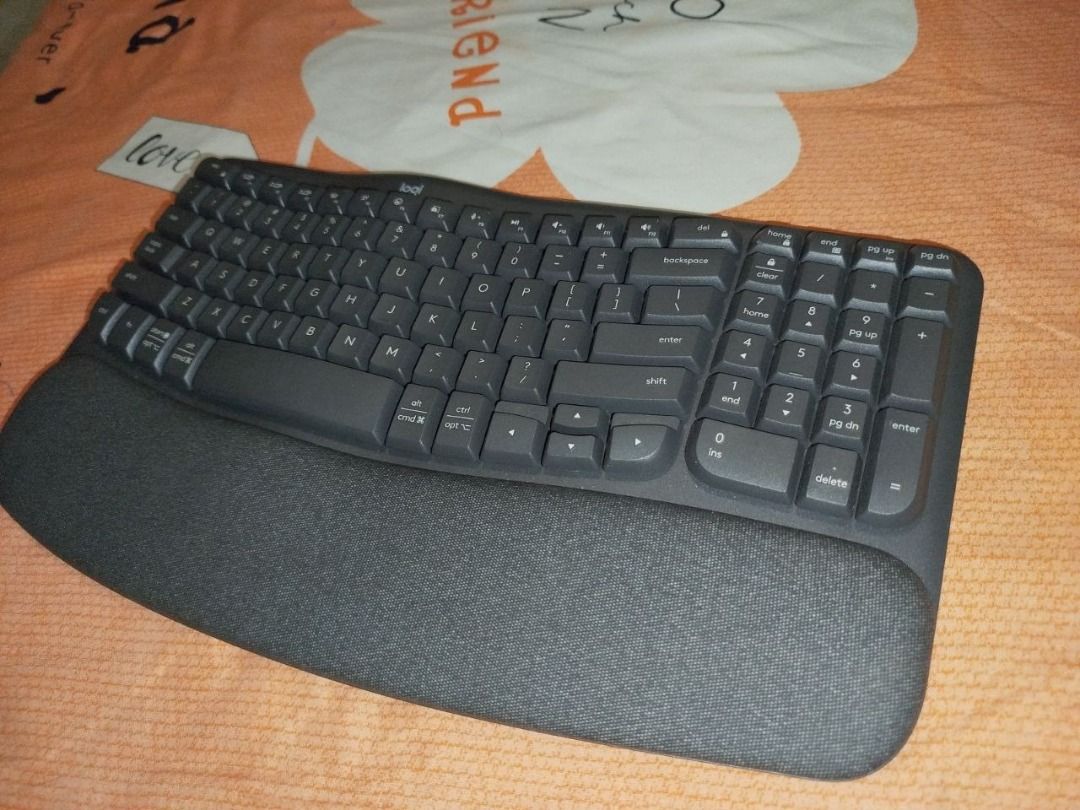 Logitech WAVE KEYS w/ palm rest🔥Best Ergonomic Keyboard GRAPHITE (Category: Computer Keyboard) located in Quezon City. Submitted by calibre027 (Listing ID 1341815333, Image 3). Description: Logitech WAVE KEYS w/ palm rest🔥Best Ergonomic Keyboard GRAPHITE 🔥100% ORIGINAL, sobrang sariwa, not yet opened for repairs 🔥 fresh, crispy pa lahat ng keys 🔥test all you want at unli check sa meetup 🔥SRP is at 3645 👉 Package: Keyboard 👉 meetup - Anona