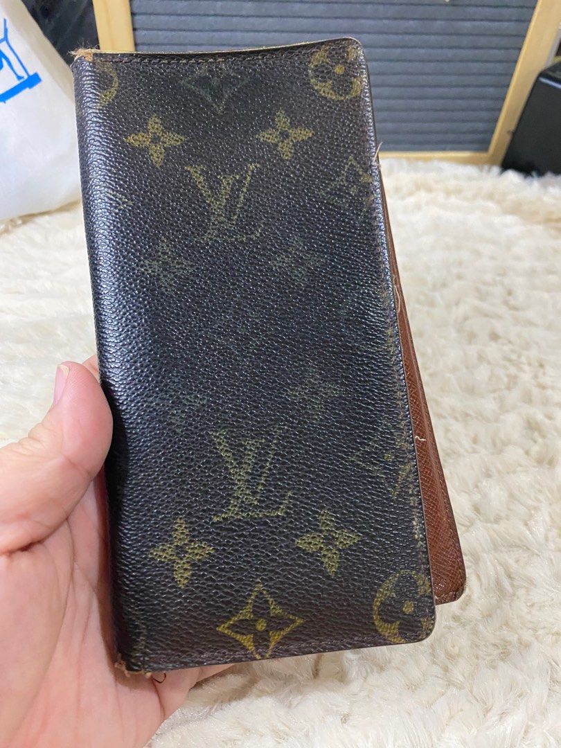 lv project wallet (Category: Luxury Bags & Wallets) located in Antipolo. Submitted by prelovedcloseta (Listing ID 1341930854, Image 1). Description: auth lv wallet signs of usage as seen sa post project means may need gawin o may issue .