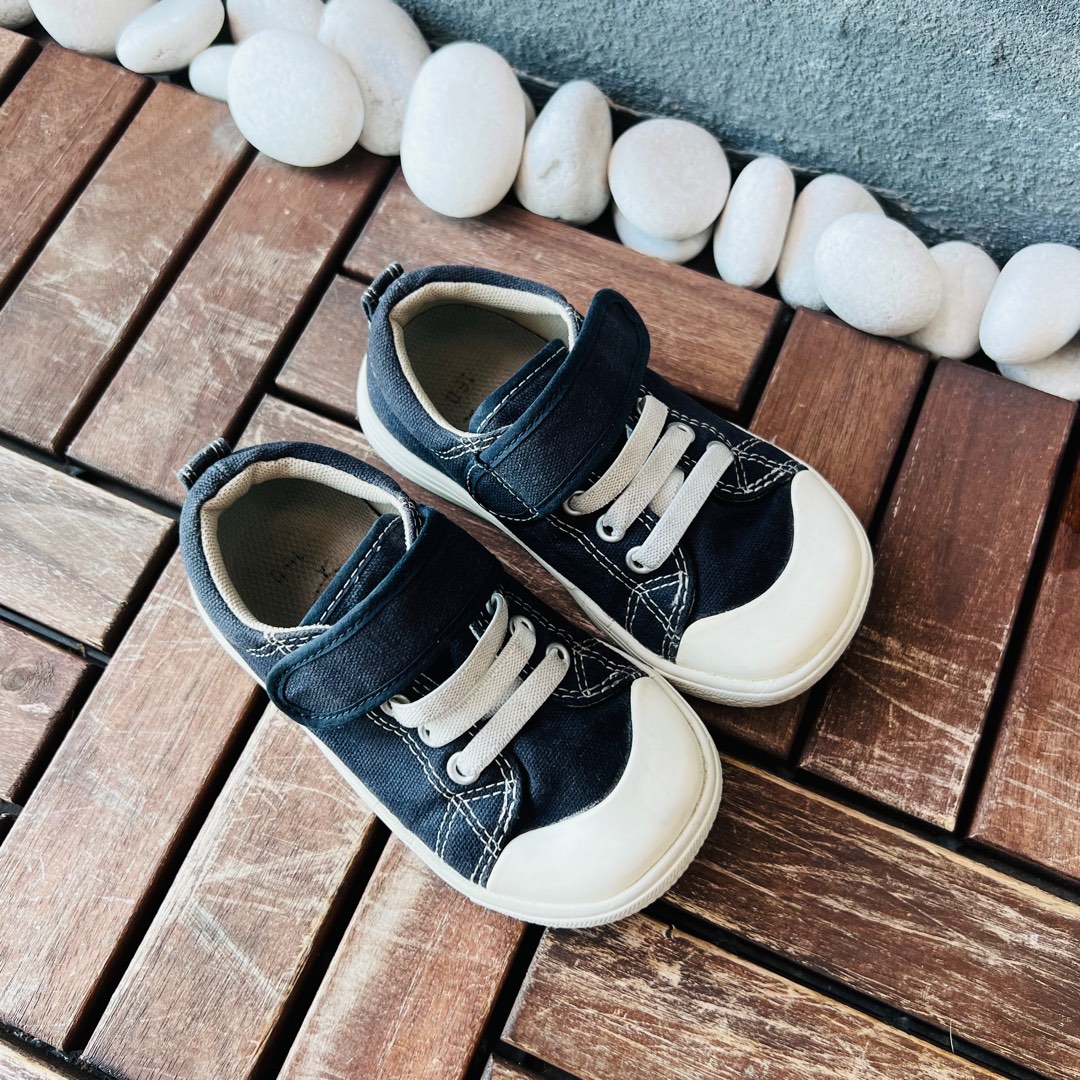 muji water repellent sneakers