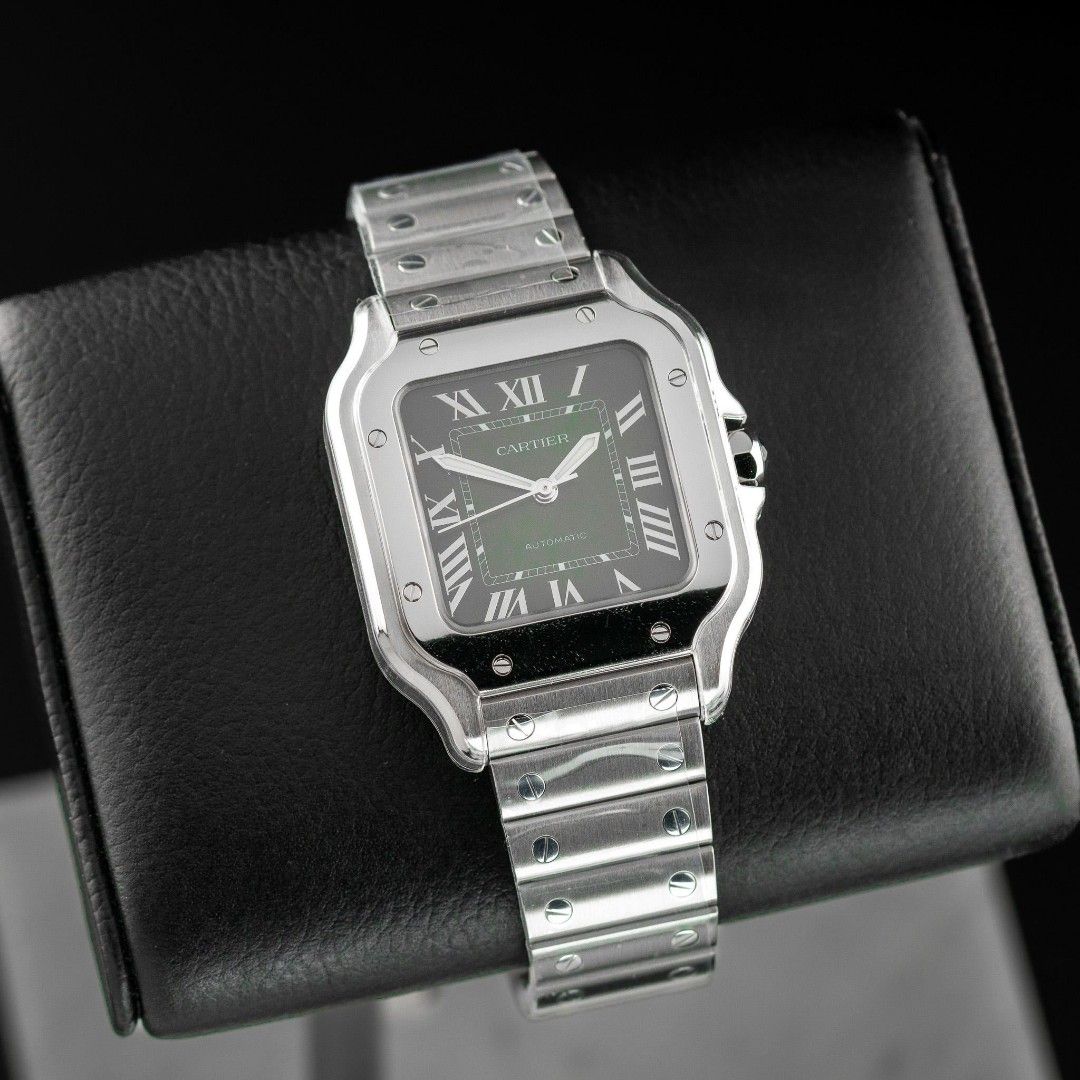 New Cartier Santos Medium Green (Category: Luxury Watches) located in Mandaluyong City. Submitted by 88nac (Listing ID 1341823909, Image 1). Description: Goood deal alert Cartier Santos Green 428k 🚨🚨🚨🚨 Slightly neg Cartier Santos Green Medium Full Set 10/10 condition 2024 - Foreign AD PM for serious inquiries.