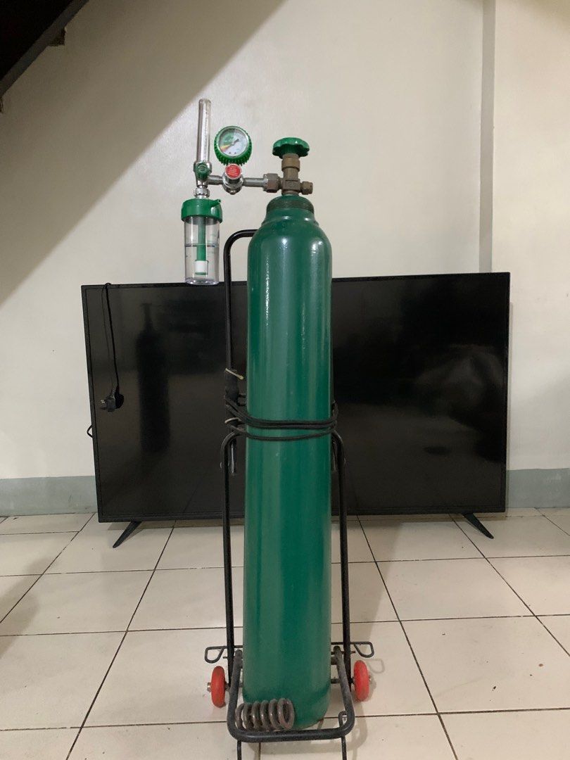 Oxygen Tank (20lbs) with Medical Regulator (Category: Medical Supplies & Tools) located in Manila. Submitted by peachh33 (Listing ID 1341831168, Image 1). Description: Used for a few months only Slightly Negotiable .
