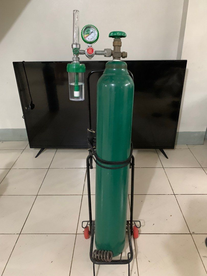 Oxygen Tank (20lbs) with Medical Regulator (Category: Medical Supplies & Tools) located in Manila. Submitted by peachh33 (Listing ID 1341831168, Image 2). Description: Used for a few months only Slightly Negotiable .