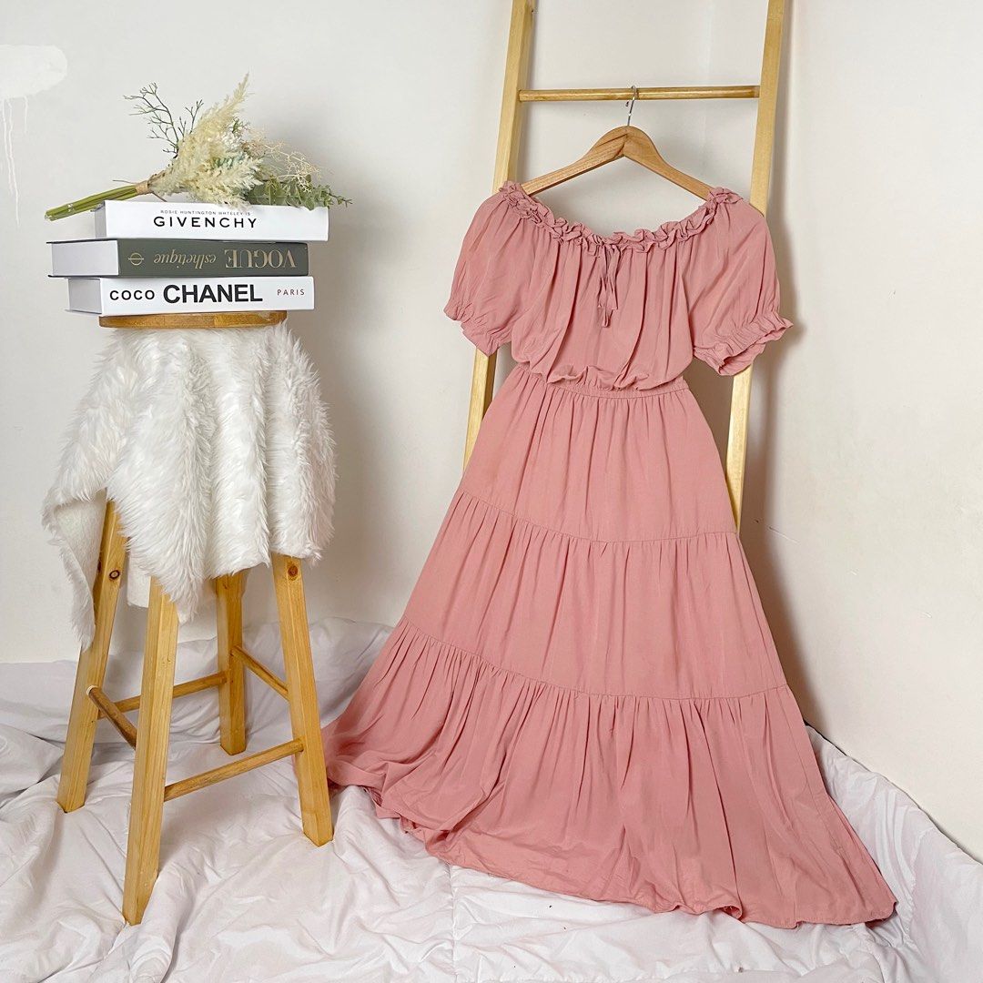 PINK OFF SHOULDER DRESS (Category: Dresses) located in Muntinlupa City. Submitted by declhutterss (Listing ID 1341805797, Image 1). Description: SIZE: M - garterized waist - off shoulder NO COD. PAYMENT FIRST.
