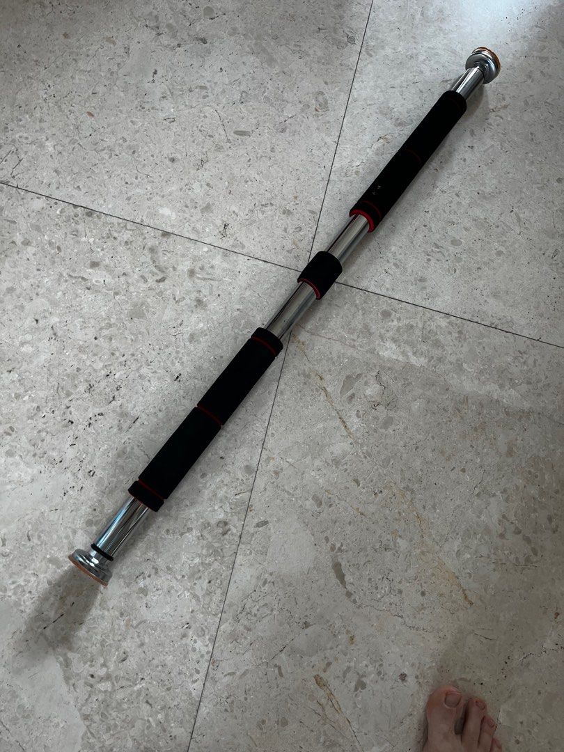 Pull up bar (Category: Cardio & Fitness Machines) located in Singapore. Submitted by icebear1247 (Listing ID 1341786576, Image 1). Description: 83-95cm pull up bar. Good condition .